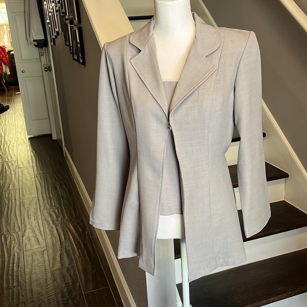 Breakin’ loose 3 piece pant suit. Gray  color.  Junior 11/12 Never Worn.